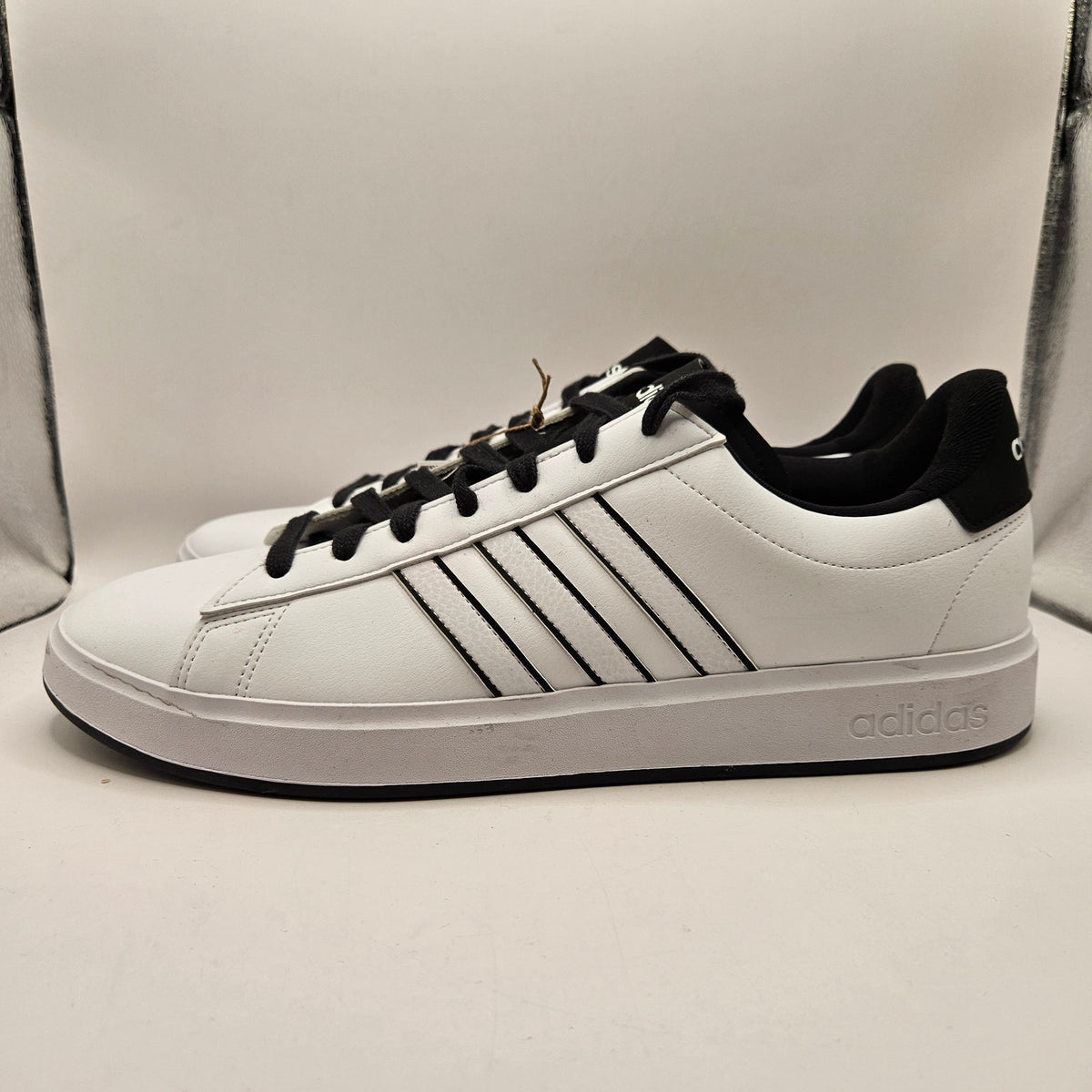 ADIDAS MEN'S 14 GRAND COURT 2.0 WHITE BLACK CASUAL LIFESTYLE SNEAKER JS1694