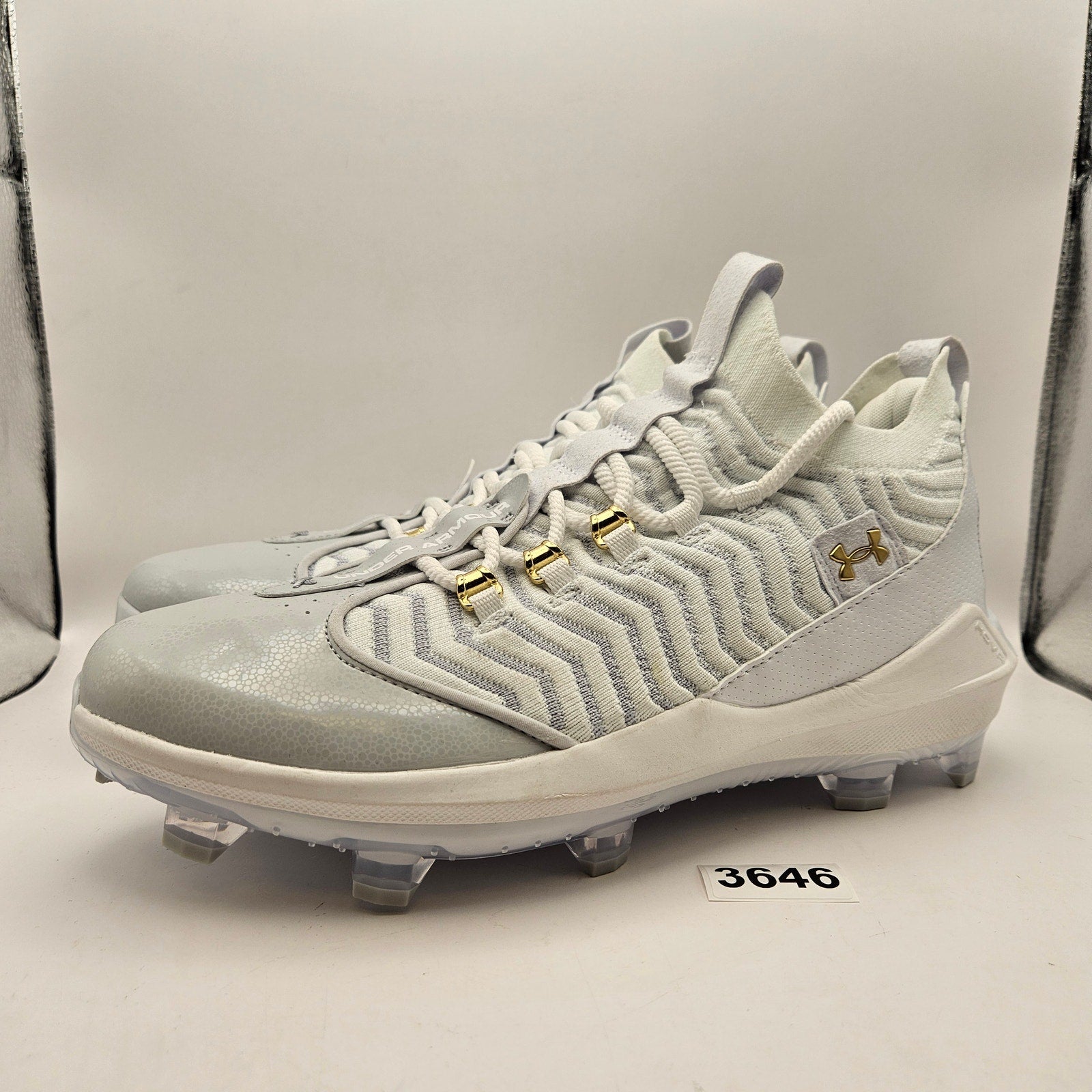 UNDER ARMOUR MEN'S 12 YARD LOW ST BASEBALL CLEATS WHITE GOLD 3027444-100 NWOB
