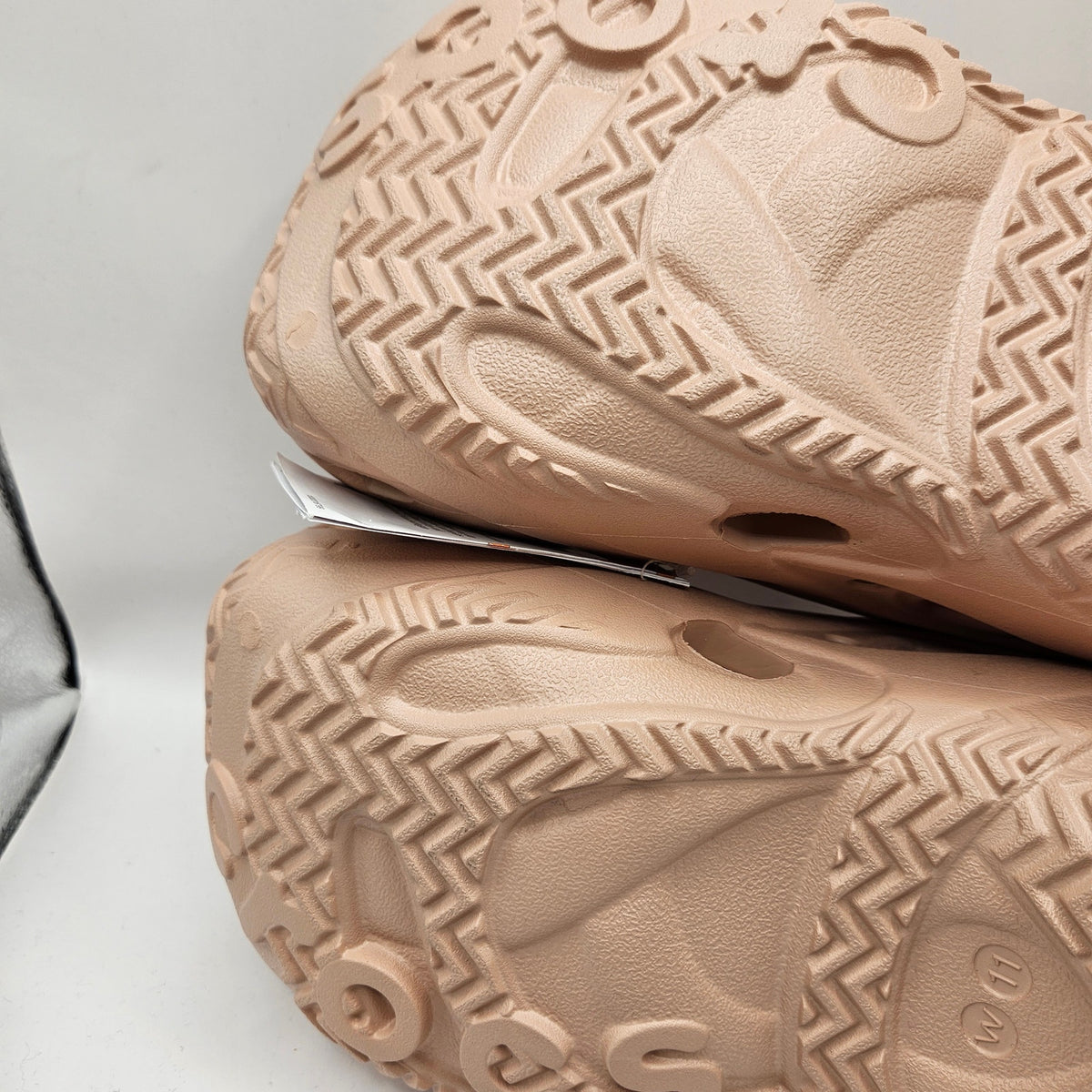 CROCS WOMEN'S 11 CAGE CLOG SLIDE 211141-7AF CARAMEL