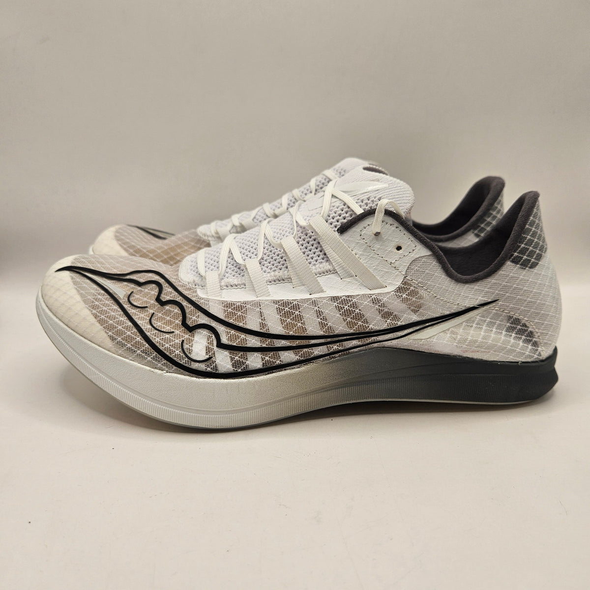SAUCONY MEN'S 8.5 TERMINAL VT TRACK & FIELD SPIKE WHITE CARBON S29101-10