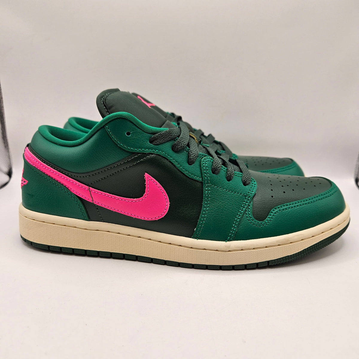 JORDAN WOMEN'S 11 AIR JORDAN 1 LOW MALACHITE FIR PINK BLAST GREEN DC0774-300
