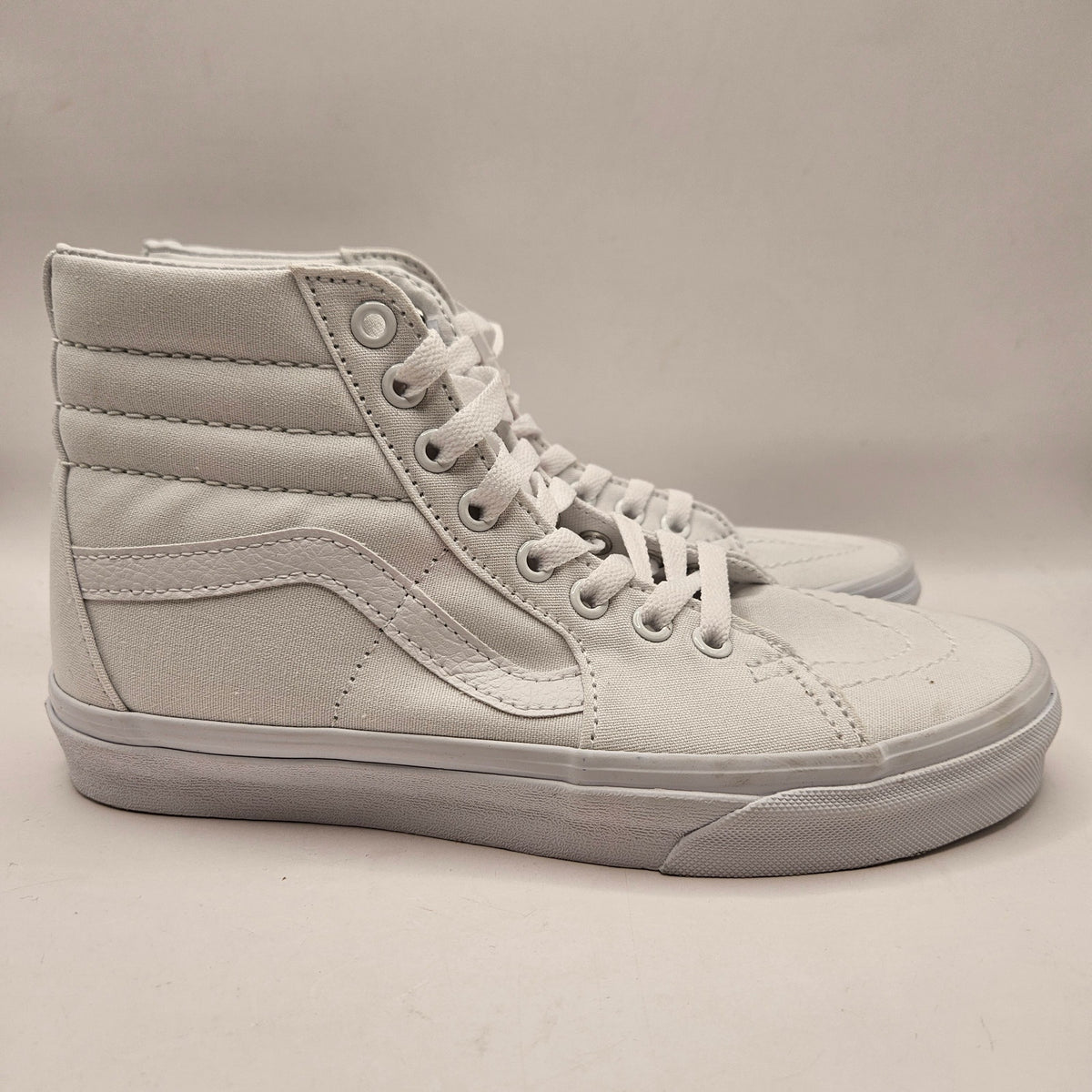 VANS WOMEN'S 7.5 SK8 HI CANVAS HI TOP SKATEBOARDING SNEAKERS TRIPLE WHITE