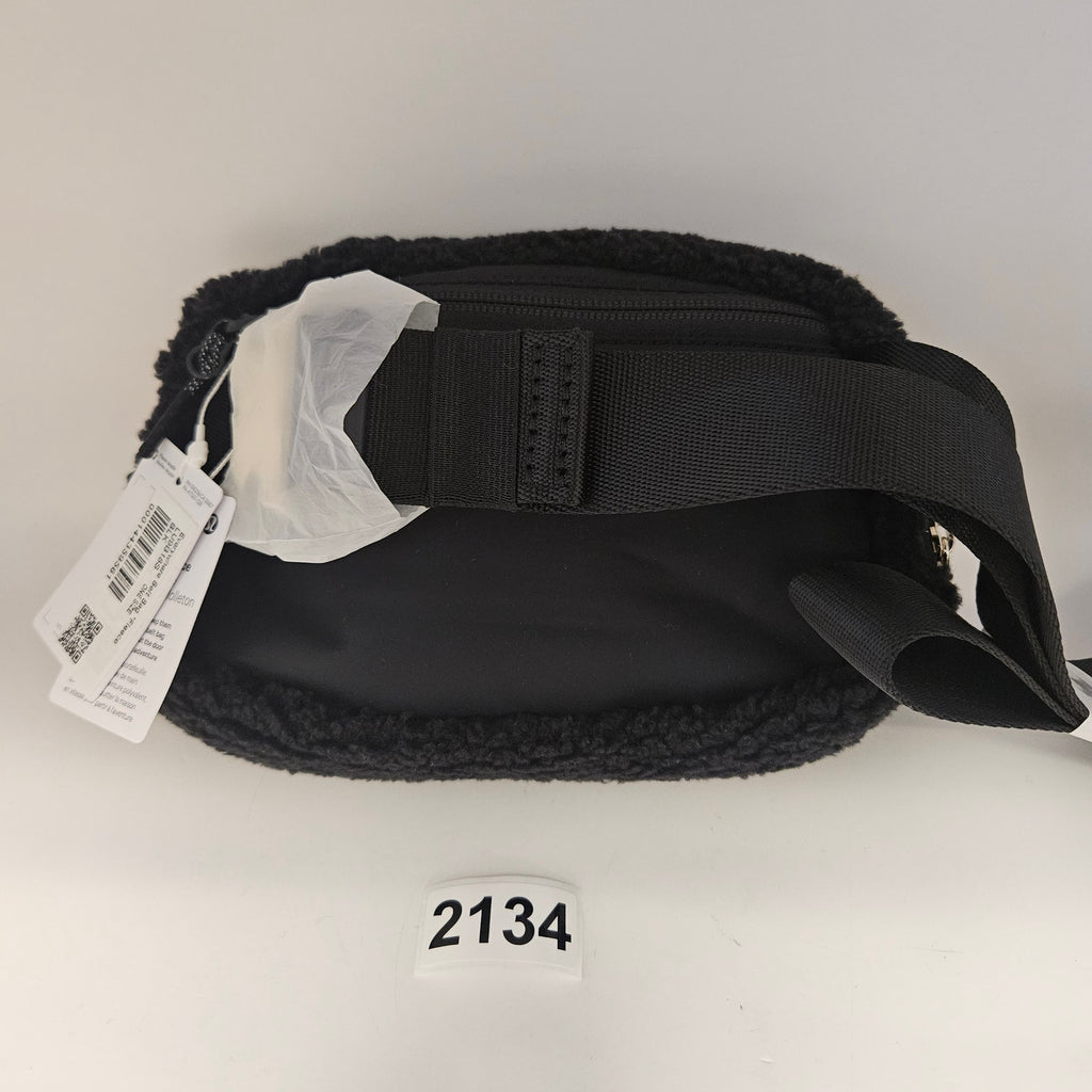 LULULEMON 2 LITER EVERYWHERE BELT BAG LARGE BLACK FLEECE NWT