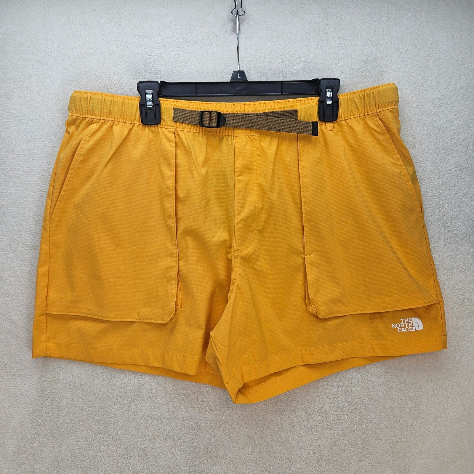THE NORTH FACE MEN'S XL RIPSTOP CARGO SHORTS SUMMIT GOLD YELLOW NWT