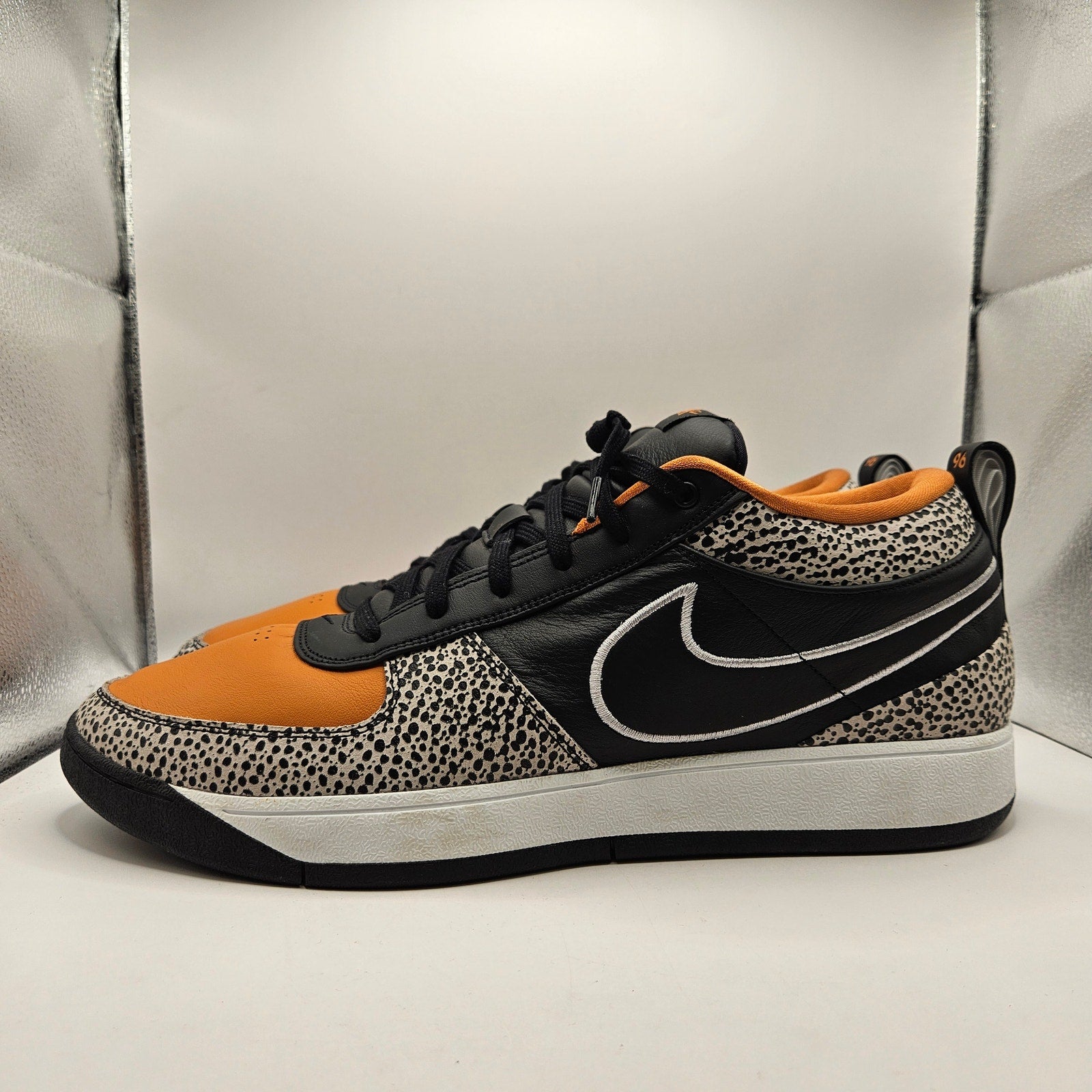 NIKE MEN'S 18 BOOK 1 BLACK WHITE AIR SAFARI RETRO BASKETBALL HV2096-001 NWOB