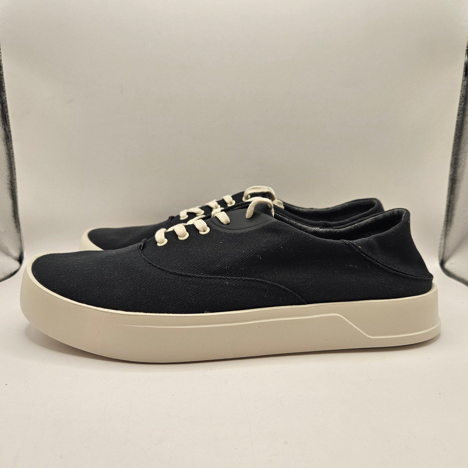 OLUKAI MEN'S 12 TRADEWIND BLACK LAVA ROCK LIGHTWEIGHT CANVAS COMFORT SHOES NWOB
