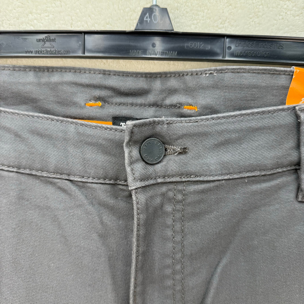 TIMBERLAND PRO MEN'S 38 IRONHIDE FLEX UTILITY CARGO SHORTS GRAY