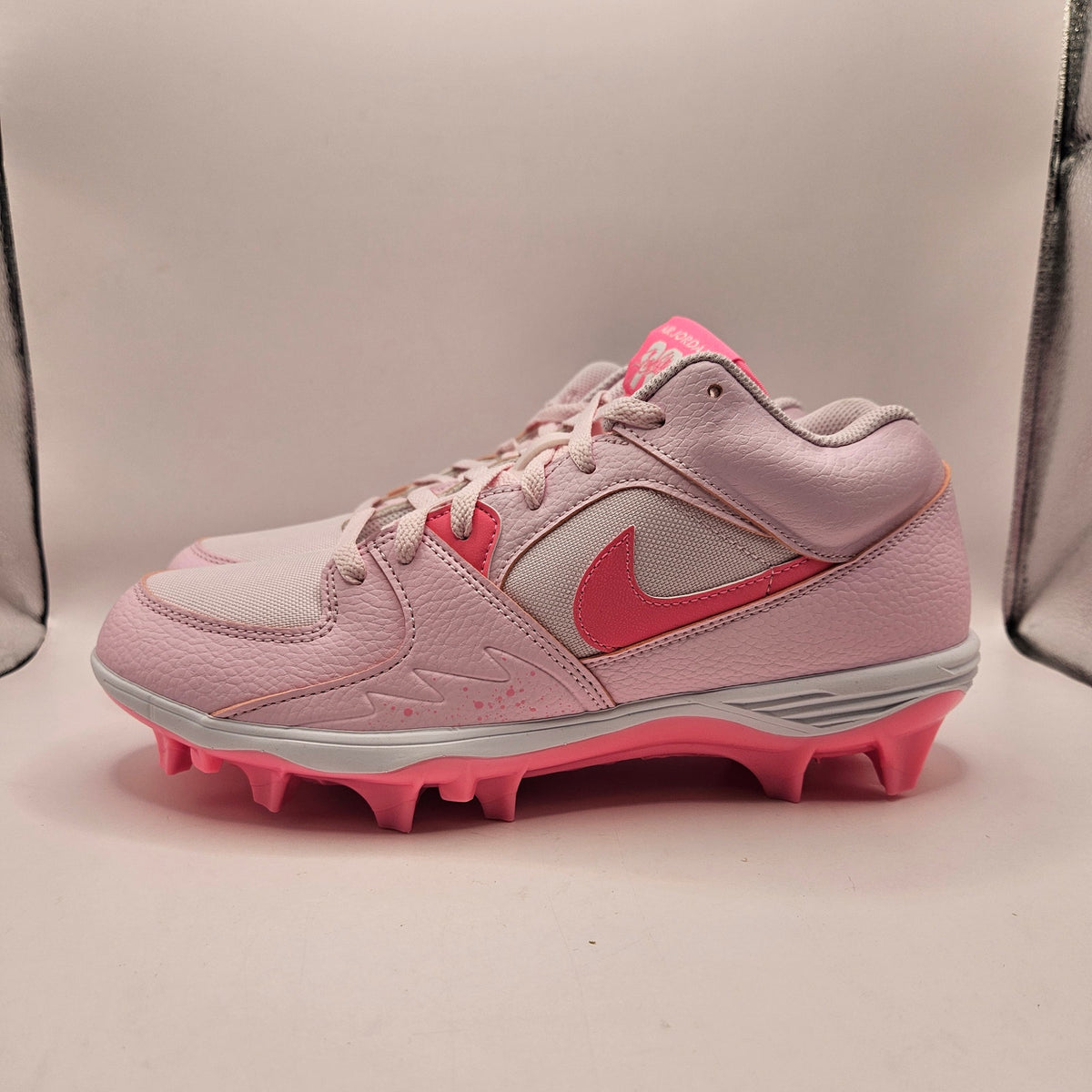 JORDAN MEN'S 10 STADIUM 90 LOW TD PINK WHITE FOOTBALL CLEATS HQ0210-600 NWOB