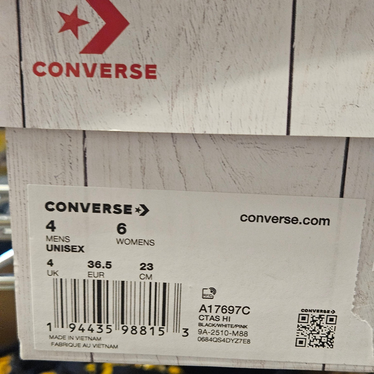 CONVERSE WOMEN'S 8 X SANRIO HELLO KITTY BLACK WHITE PLAID CTAS NIB A17697C