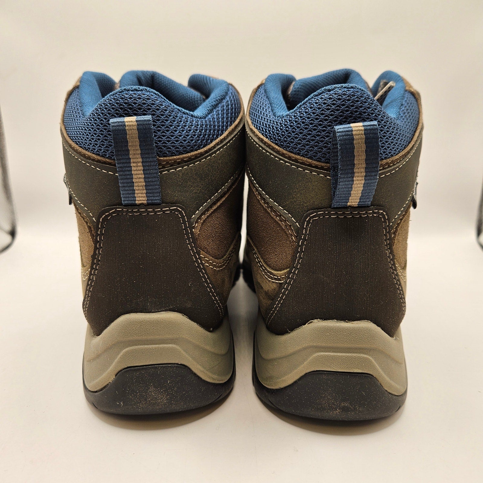 TIMBERLAND WOMEN'S 11 MT. MADDSEN WATERPROOF MID HIKING BOOT MEDIUM GREY NWOB