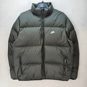 NIKE MEN'S MEDIUM CLUB THERMA FIT 650 DOWN PUFFER JACKET DARK GREEN IB2975-355