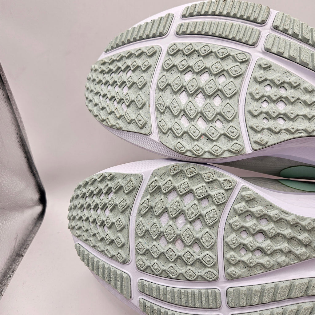 NIKE WOMEN'S 11 AIR ZOOM PEGASUS 39 PURE PLATINUM RUNNING SHOES DH4072-102 NWOB
