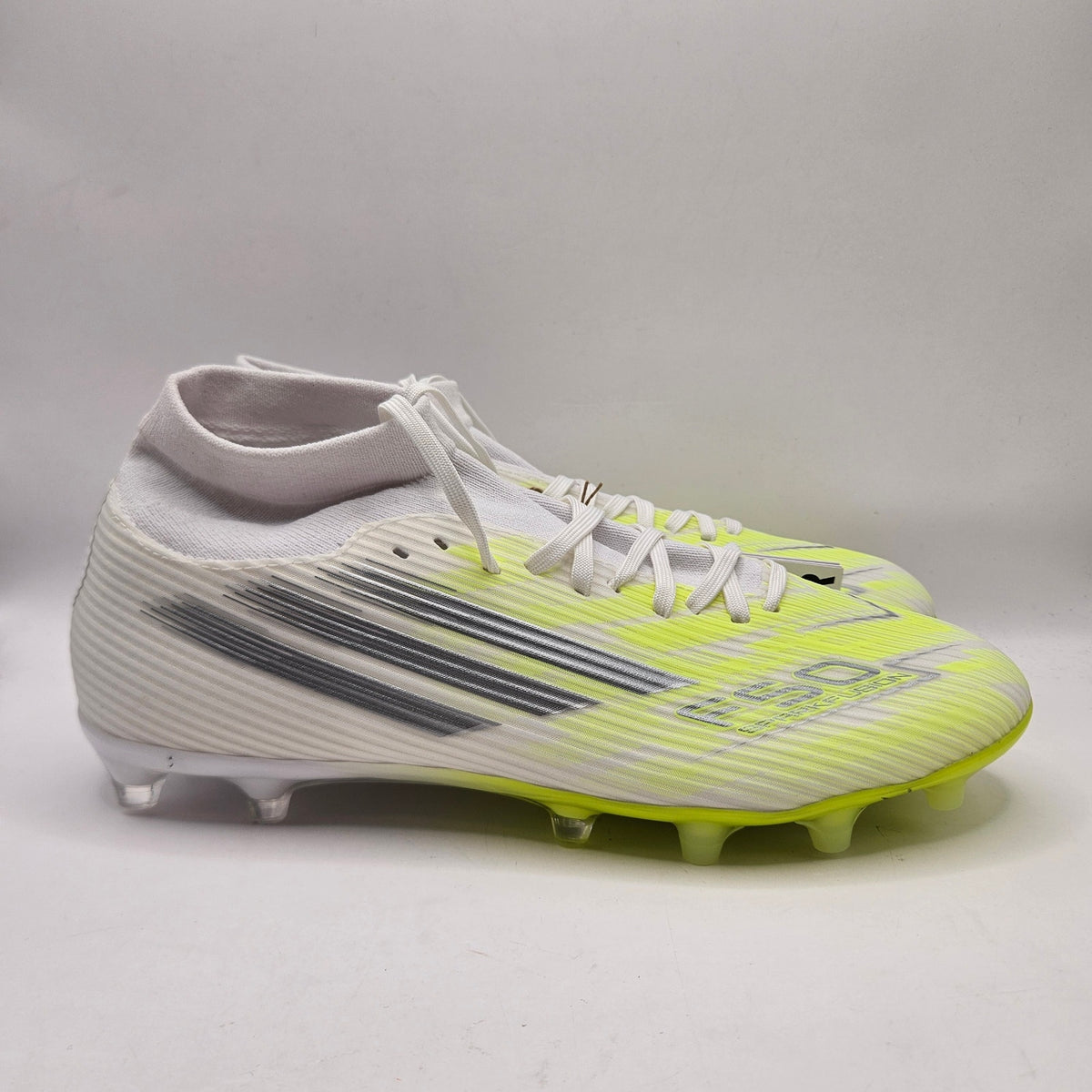 ADIDAS WOMEN'S 9 F50 SPARKFUSION LEAGUE SOCCER CLEATS FG AG WHITE NWOB JP8350