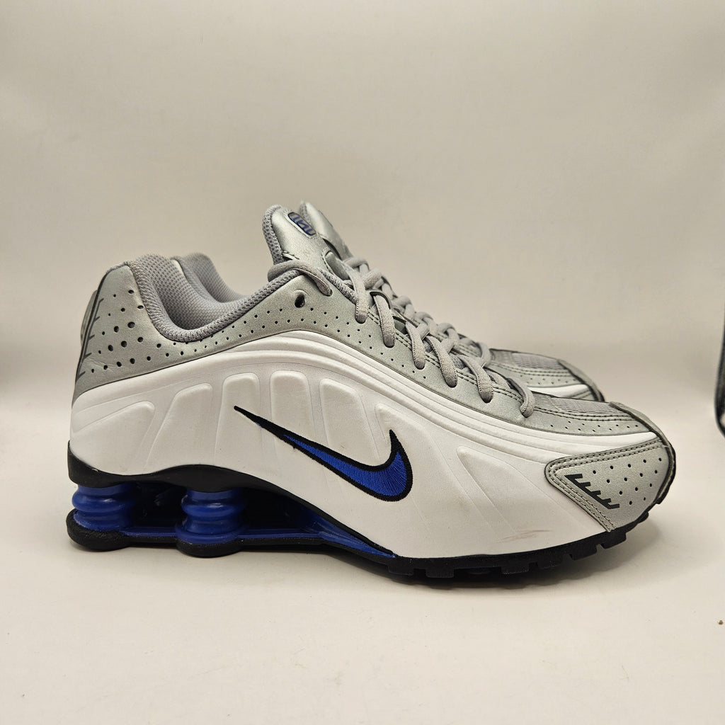 NIKE SHOX R4 5.5Y WOMEN'S 6 WHITE BLUE METALLIC SHOES CW2626-100 NWOB