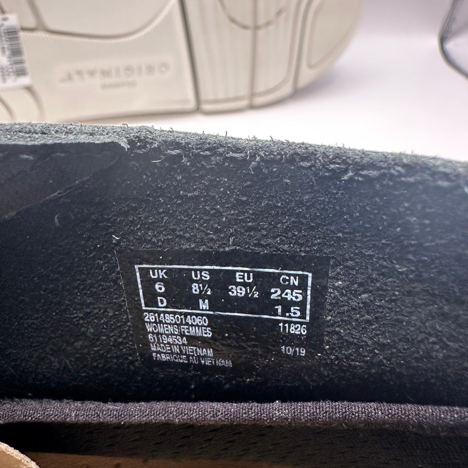 CLARKS Women's 8.5 Trigenic REV2 Black/White Original Classic
