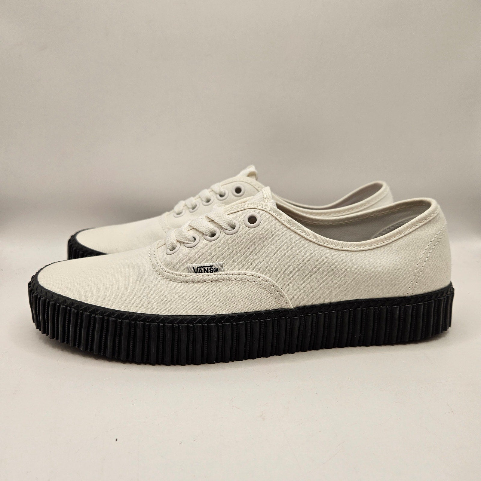 VANS WOMEN'S 9 AUTHENTIC CREEPER CORE WHITE BLACK SOLE GRUNGE LOW TOP NWOB