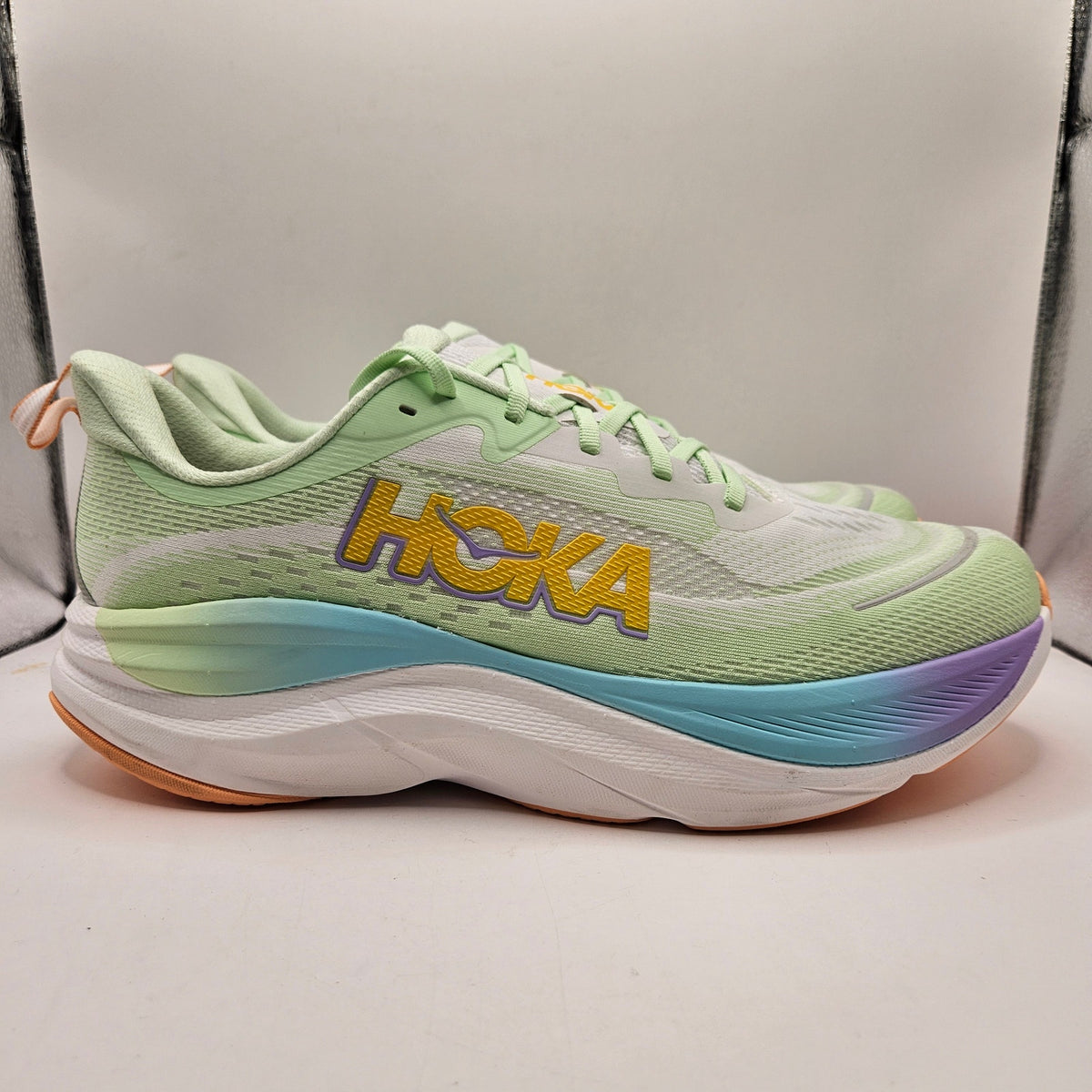 HOKA MEN'S 13 LUNA MOTH WHITE SKYFLOW RUNNING SHOES 1155111 LHW GREEN RAINBOW