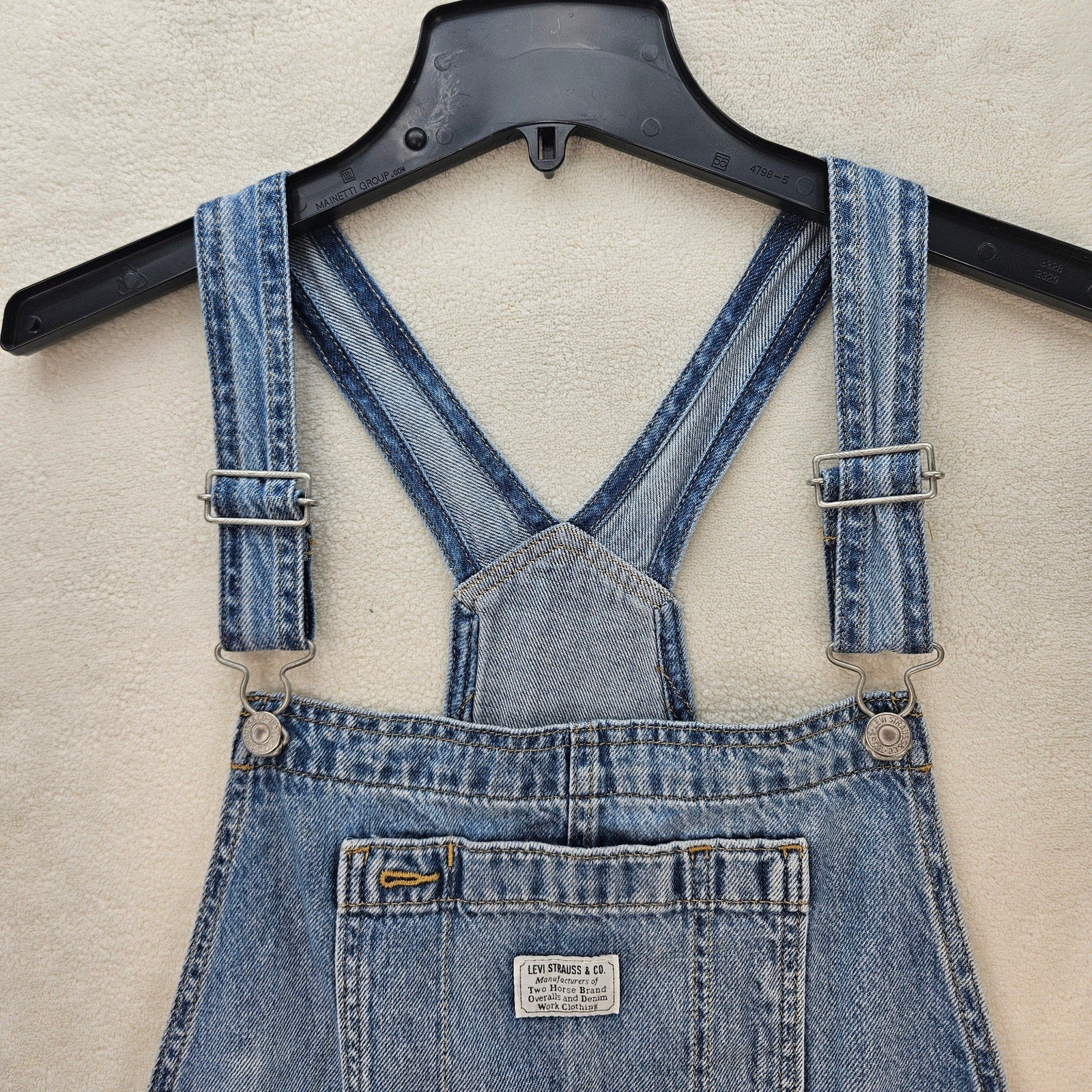 LEVI'S WOMEN'S MEDIUM PREMIUM LIGHT WASH UTILITY SHORTALLS NWT