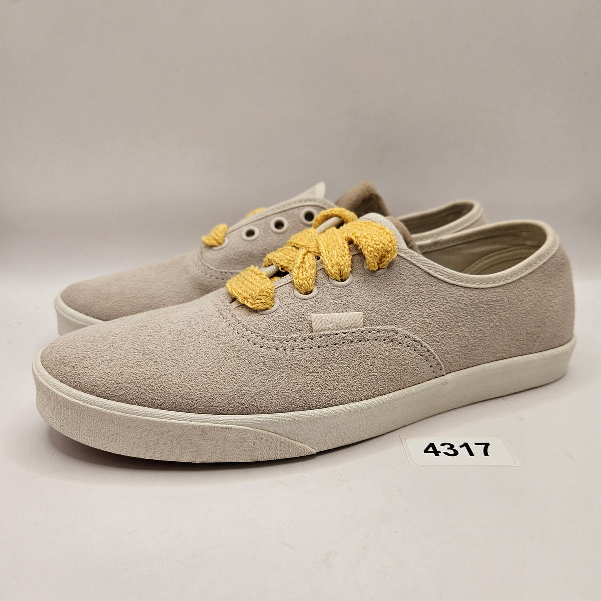 VANS WOMEN'S 7.5 AUTHENTIC LOW PRO FAT LACE TURTLEDOVE YARROW SUEDE BEIGE