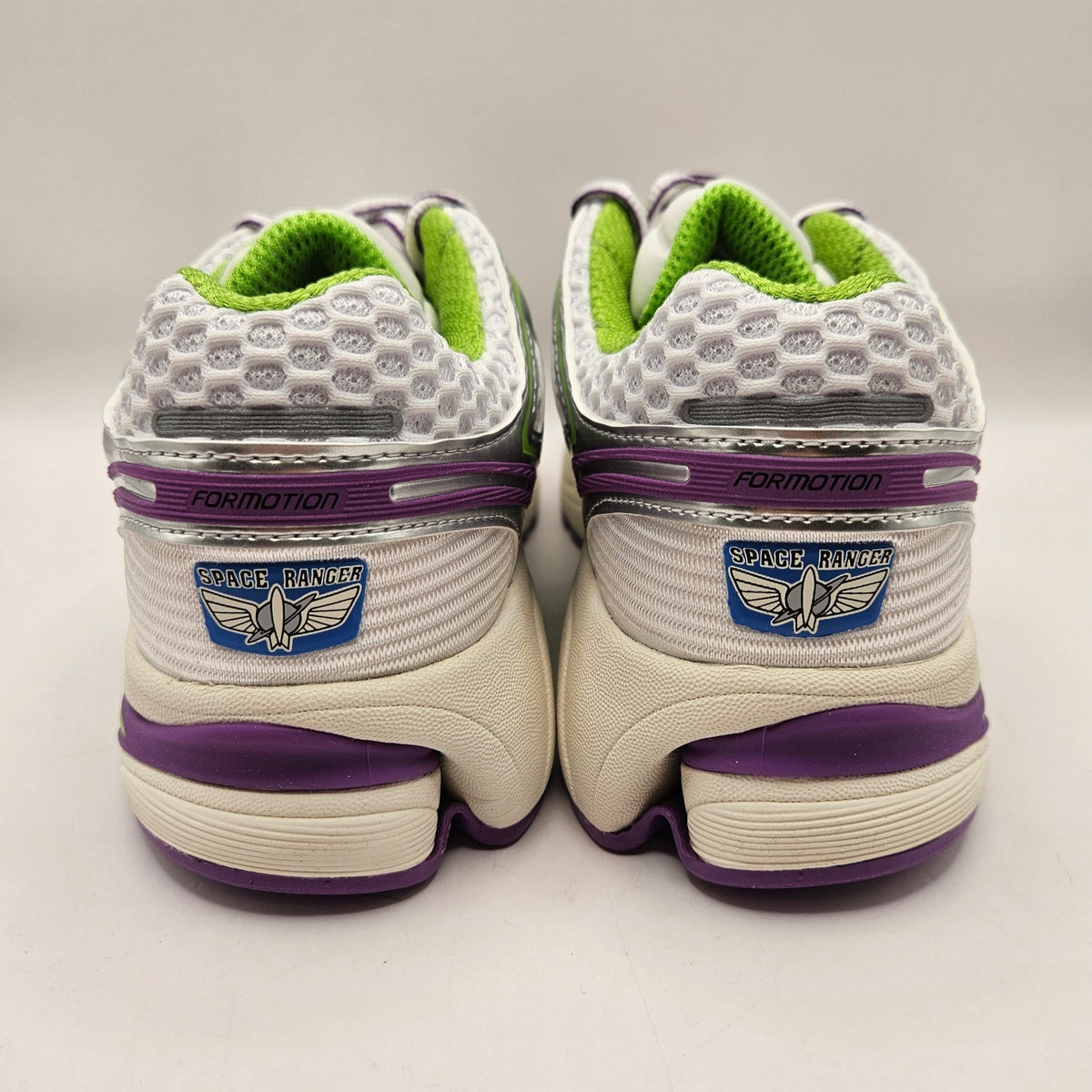 ADIDAS KIDS 5.5 ADISTAR CONTROL 5 TOY STORY WHITE SLIME SILVER