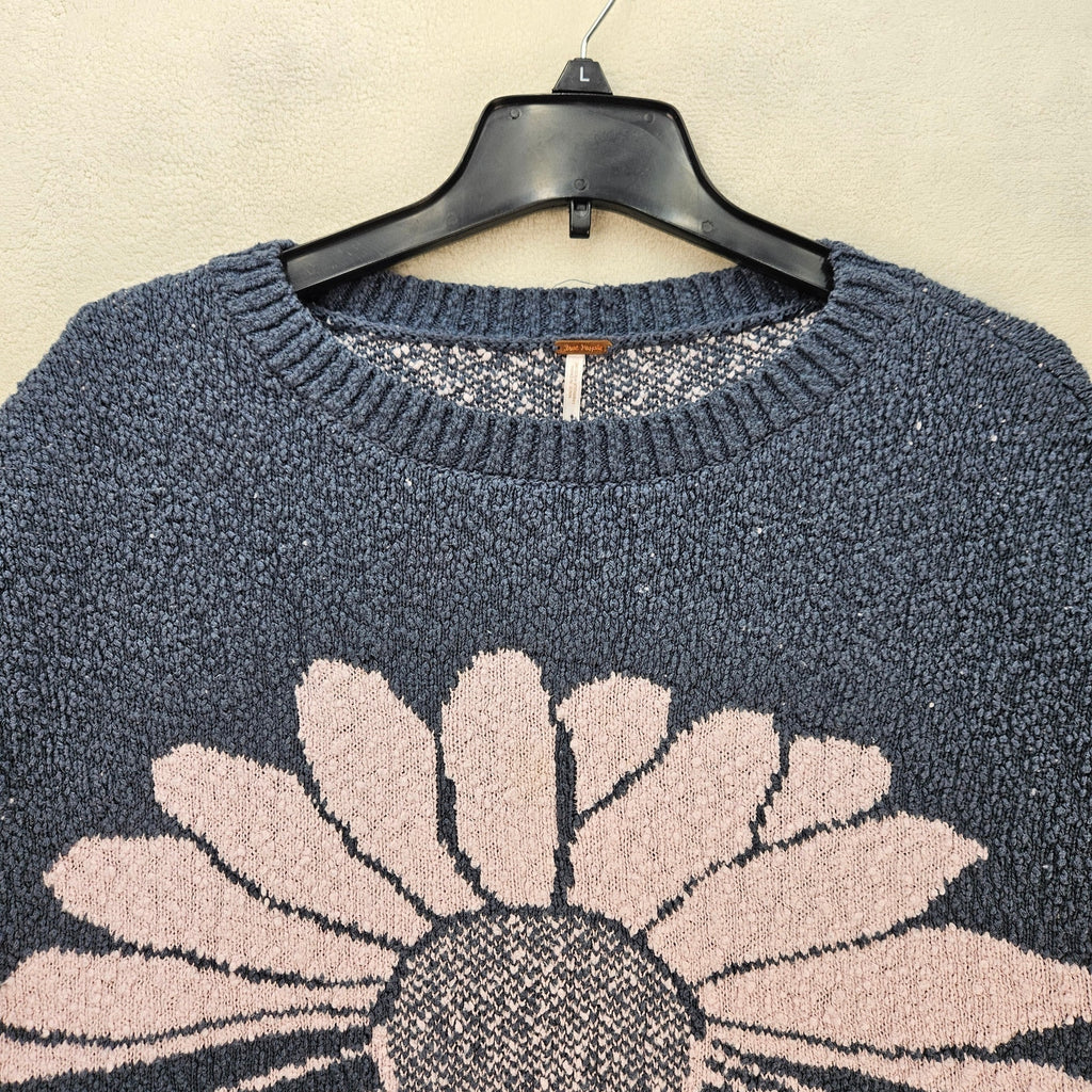 FREE PEOPLE XS OVERSIZED DAISY FLOWER CHUNKY KNIT SWEATER BLUE PINK PULLOVER