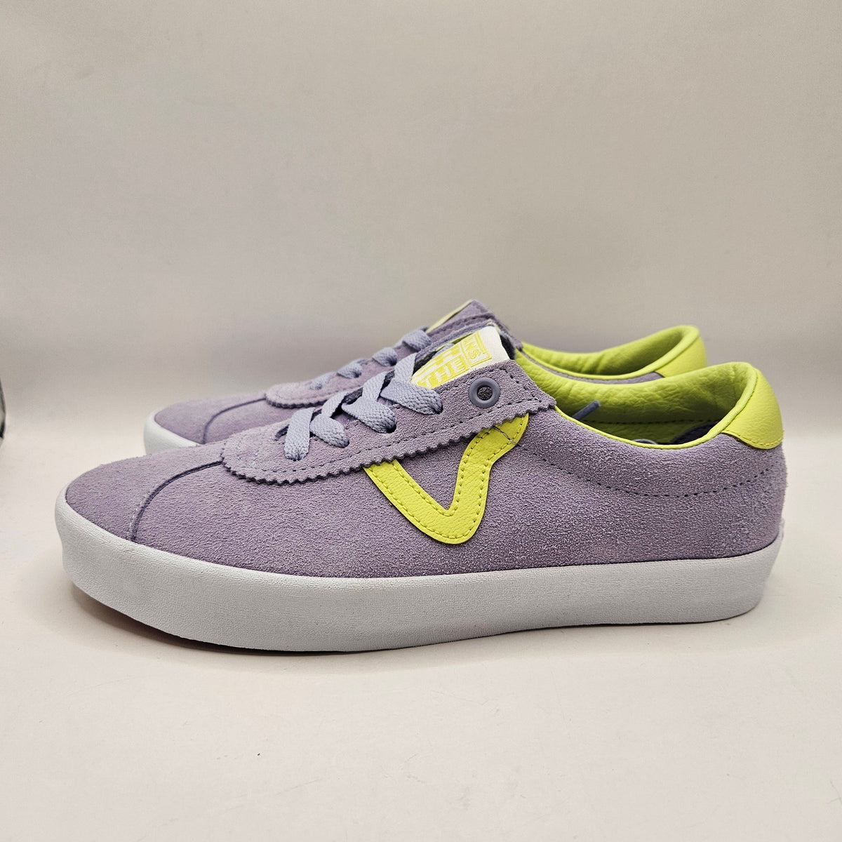 VANS WOMEN'S 7 SPORT LOW LAVENDER SNEAKER SHOES SUEDE NWOB