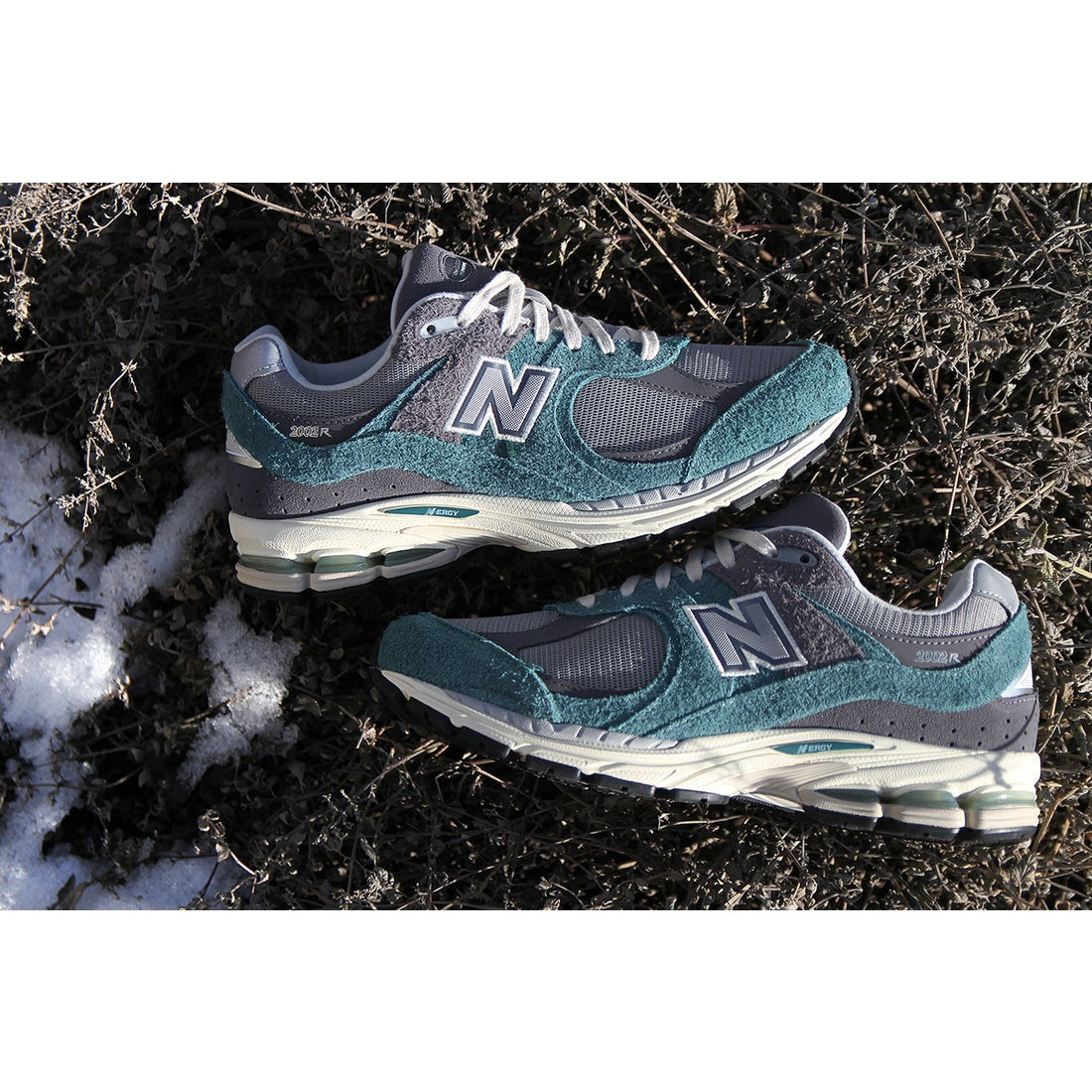 NEW BALANCE 2002R MEN'S 9.5 M2002REM GREEN GREY RUNNING SHOES NIB