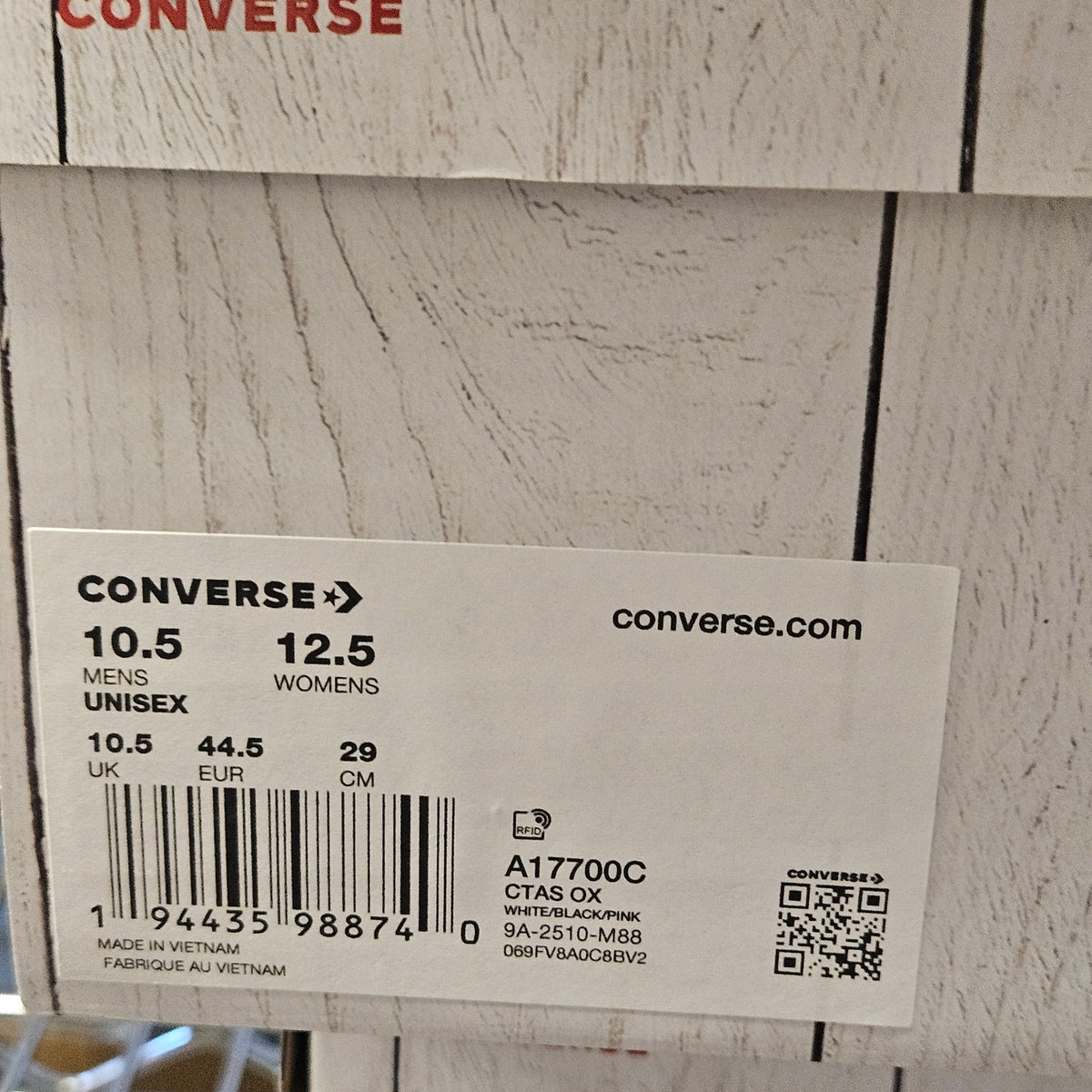 CONVERSE X SANRIO HELLOW KITTY MEN'S 10.5 CTAS CHARACTER ALL OVER PRINT NIB