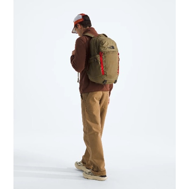 THE NORTH FACE ONE SIZE RECON BACKPACK CEDAR LAVA RED NF0A52SHMTY