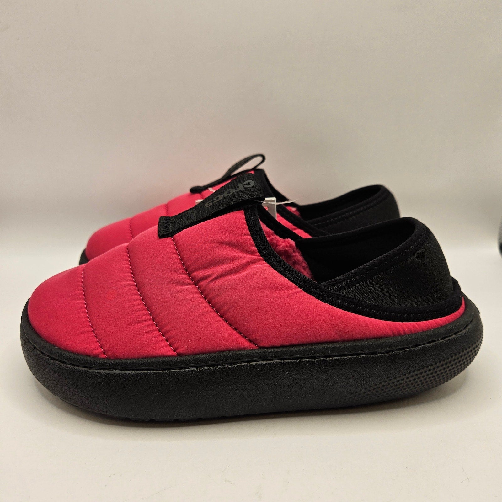 CROCS WOMEN'S 6 CLASSIC PUFF MOC SLIP ON CLOG SHOES PINK BLACK NWT 210706-6ZT
