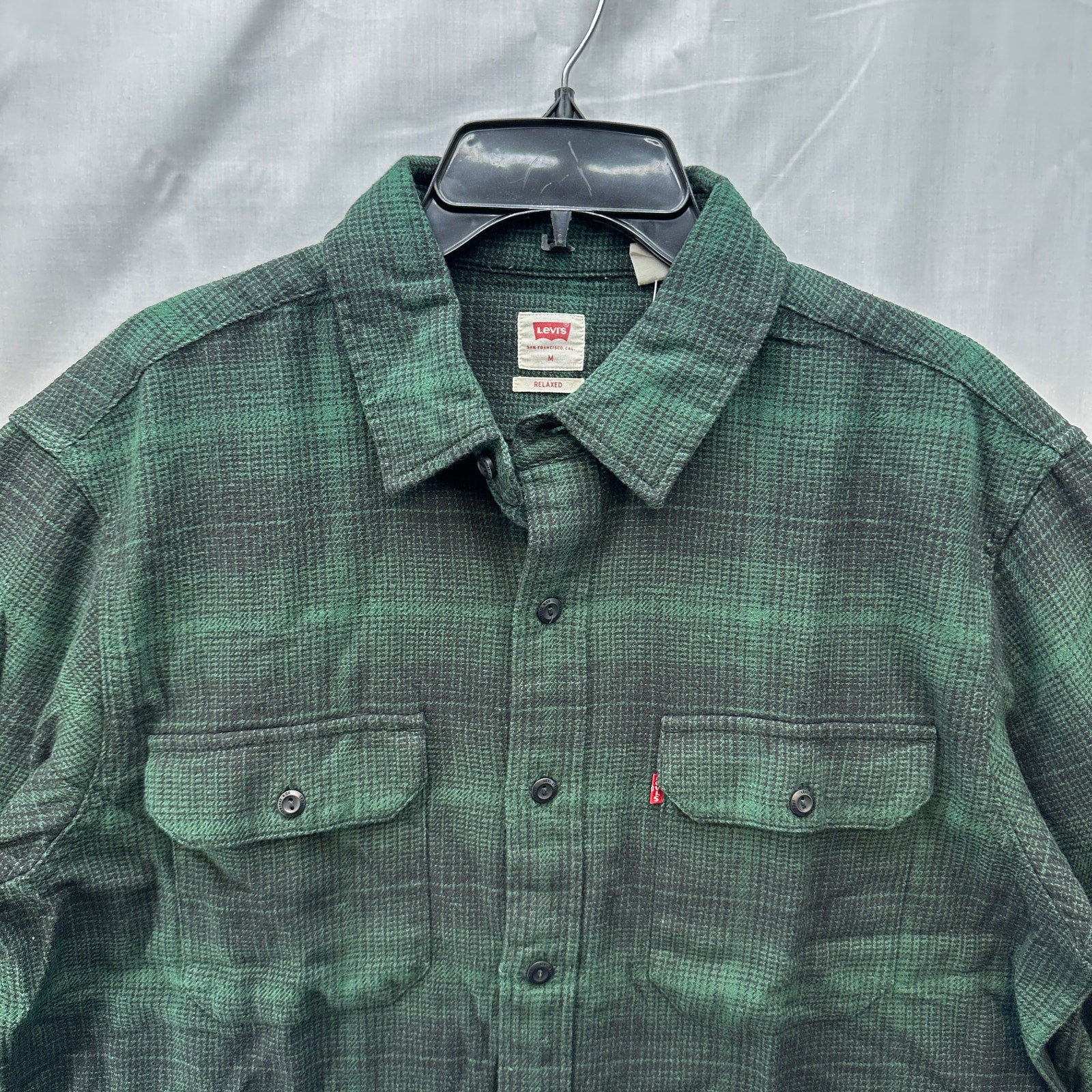 Levi's Mens Relax Fit Pine Green Plaid Shirt Size Medium
