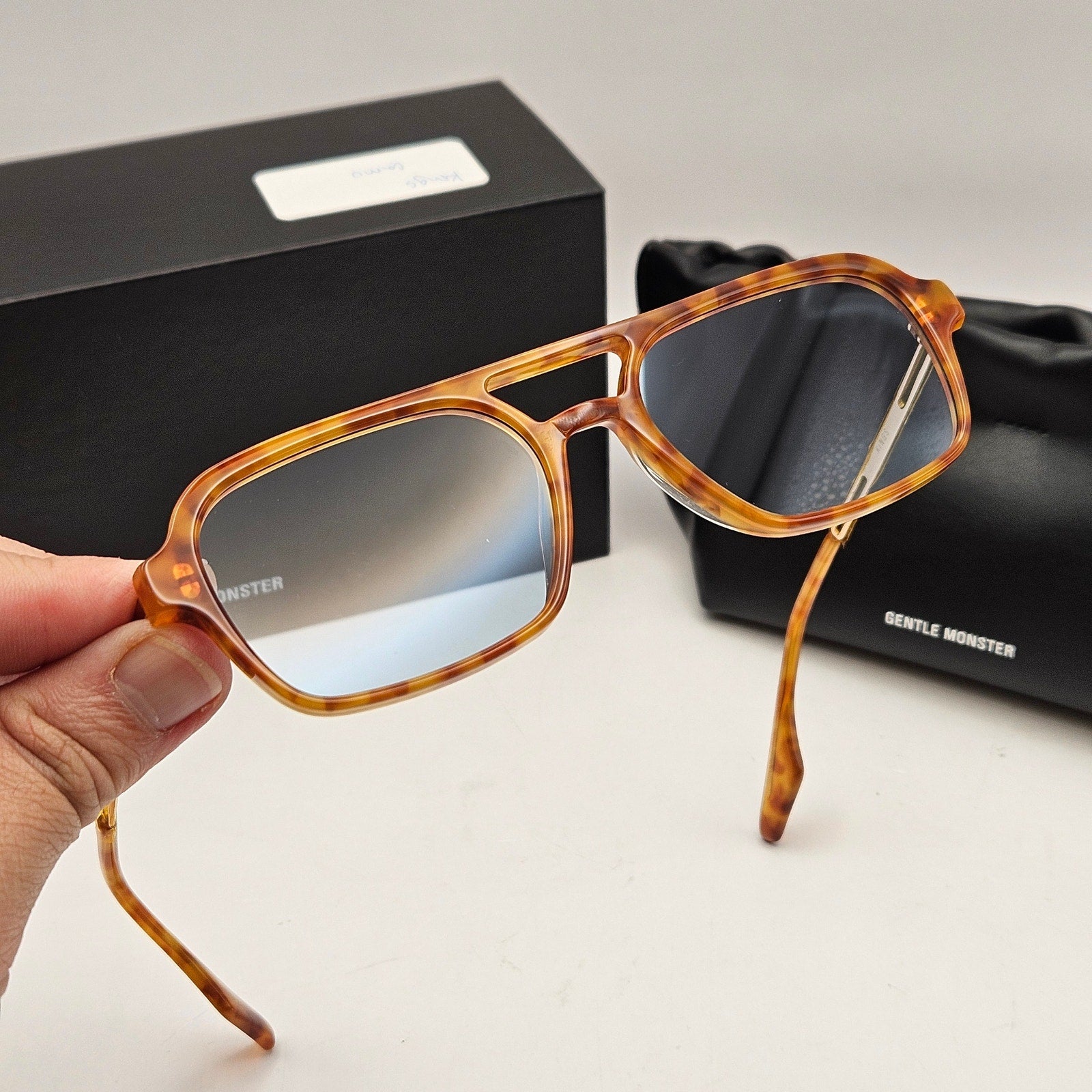 GENTLE MONSTER KINGS TORTOISE AVIATOR SUNGLASSES BLUE LENS NIB