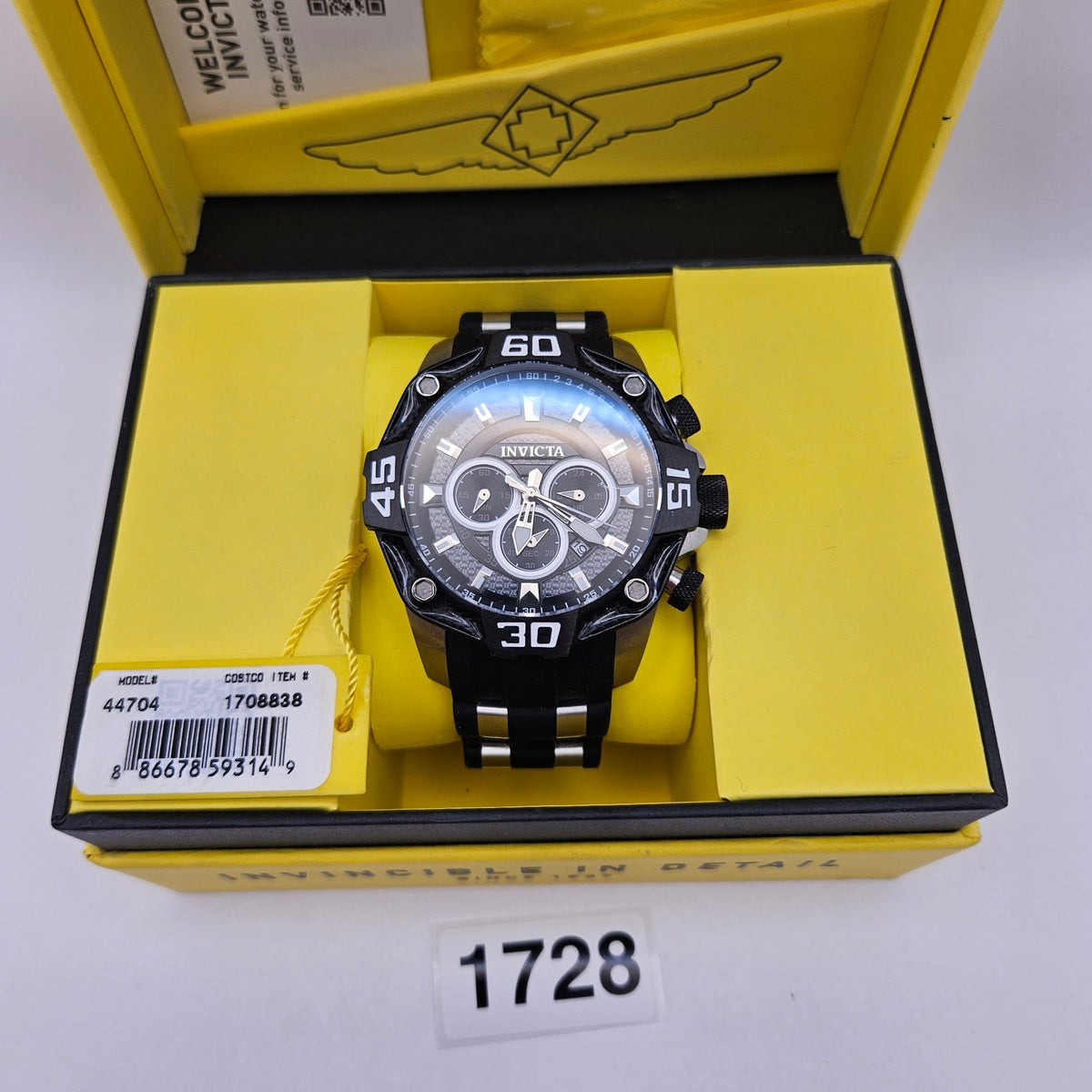 INVICTA 44704 PRO DIVER MEN'S QUARTZ BLACK AND SILVER WATCH NWT