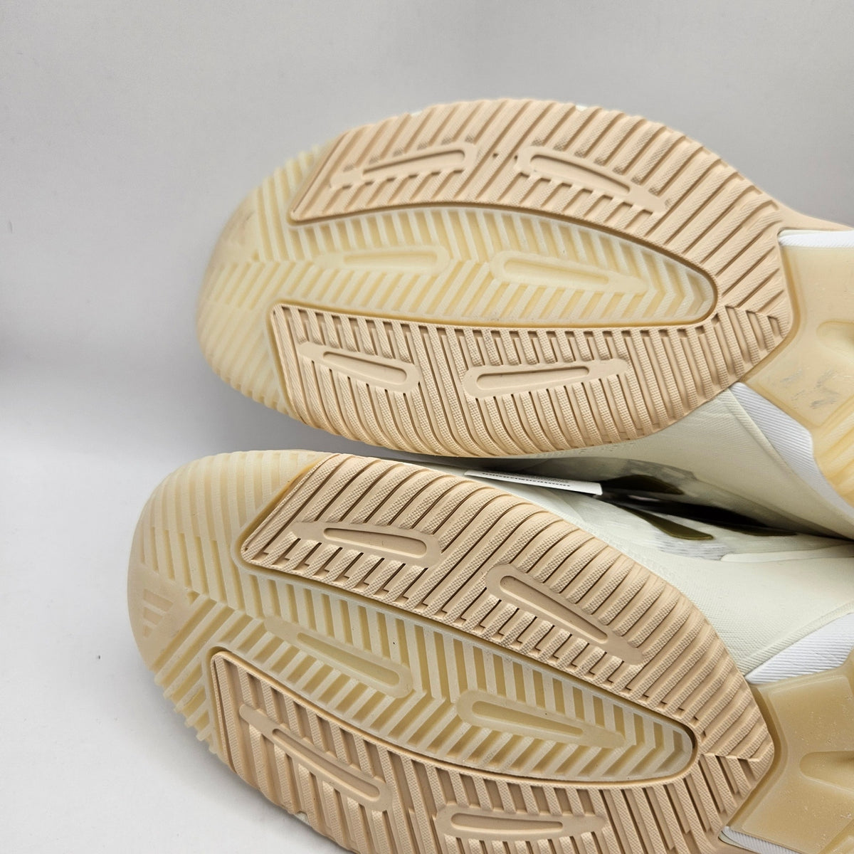 ADIDAS WOMEN'S 9 ADIZERO UBERSONIC 5 TENNIS SHOES WHITE GOLD NWOB