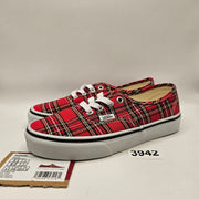 VANS WOMEN'S 6 AUTHENTIC RED PLAID LOW TOP CANVAS SNEAKER NWOB