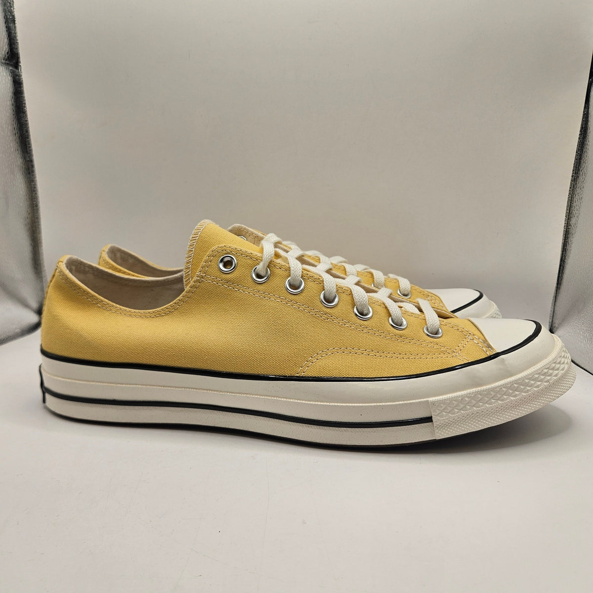 CONVERSE MEN'S 13 CHUCK 90 CLASSIC LOW TOP CANVAS SNEAKERS BANANA YELLOW A10528F