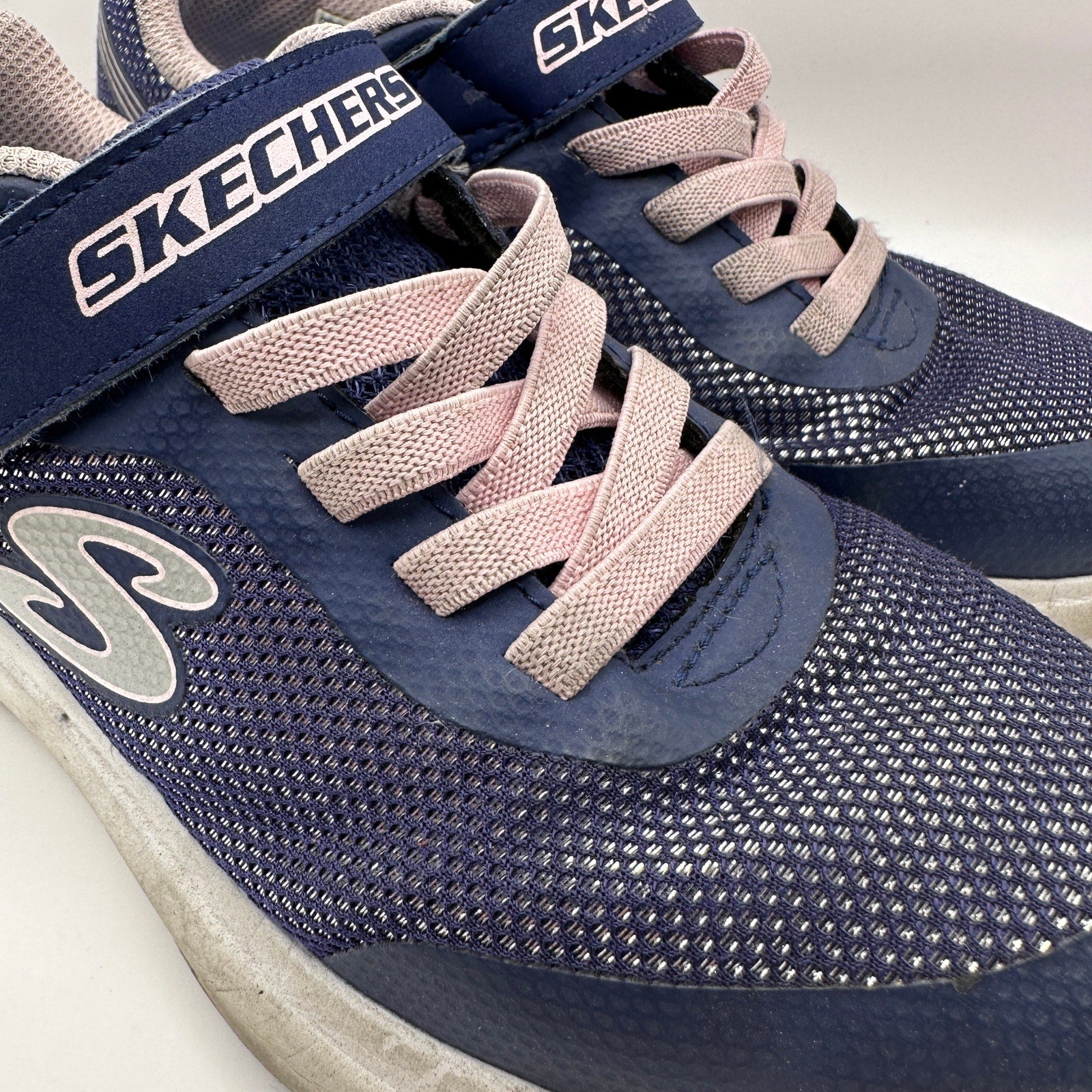 SKECHERS Kids size 4 Blue/Pink Running Shoes