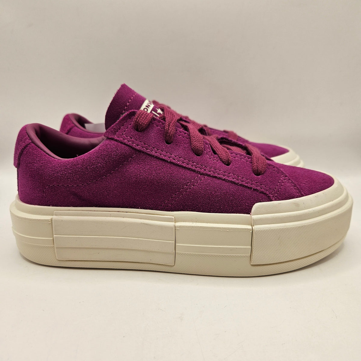 CONVERSE WOMEN'S 6.5 CHUCK TAYLOR ALLSTAR CRUISE LO QUANTUM VIOLET EGRET A10089C
