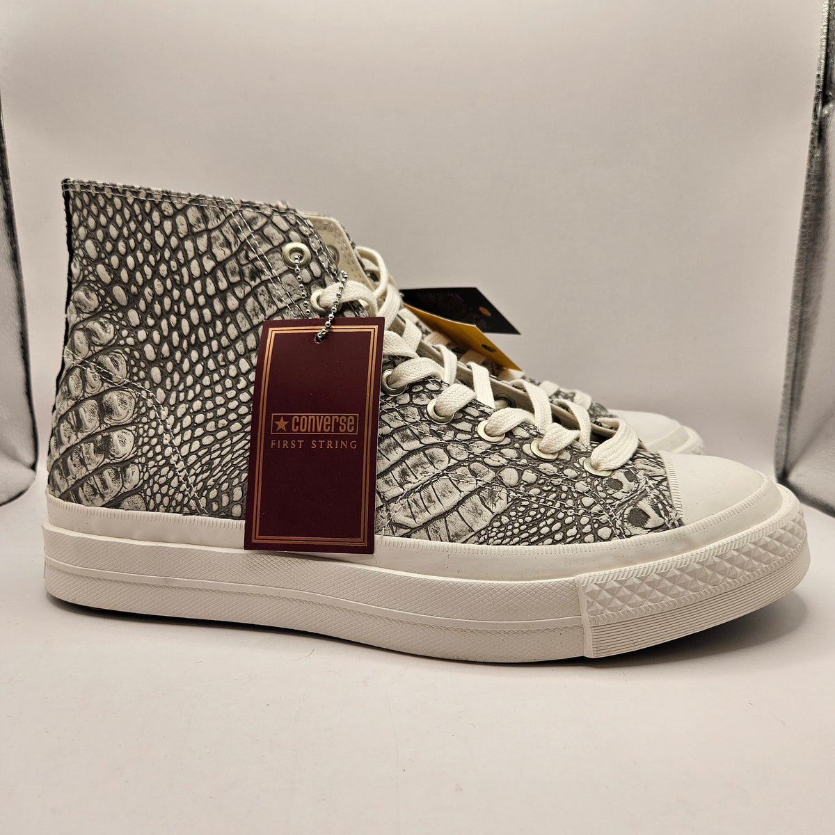 CONVERSE MEN'S 11 CHUCK TAYLOR FIRST STRING WHITE SNOW ALLIGATOR TEXTURE A18413C