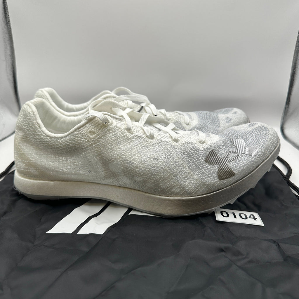 UNDER ARMOUR Mens 11.5 Shakedown Elite Track Wht Halo Grey 3026442