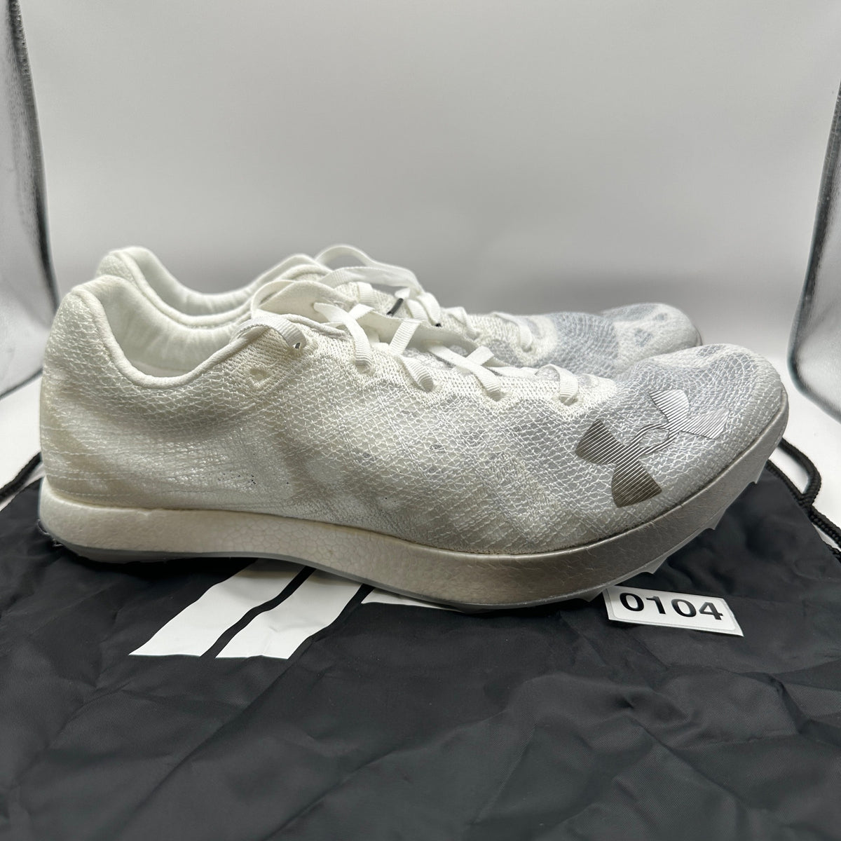 UNDER ARMOUR Mens 11.5 Shakedown Elite Track Wht Halo Grey 3026442