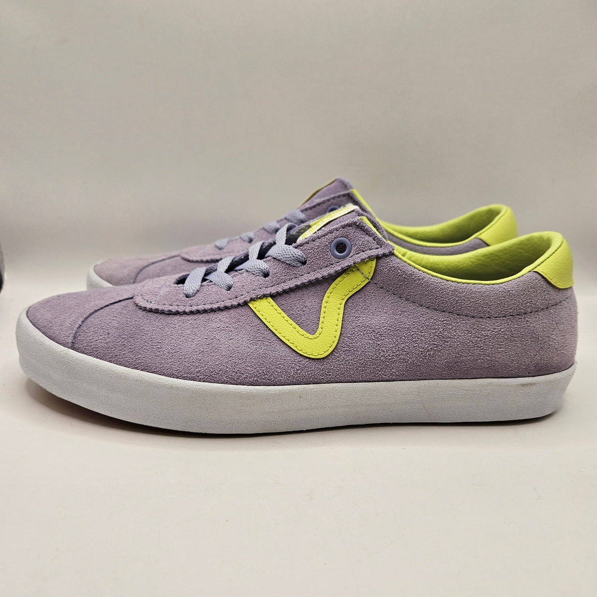 VANS MEN'S 9.5 SPORT SNEAKERS LAVENDER LIME GREEN SUEDE OFF THE WALL