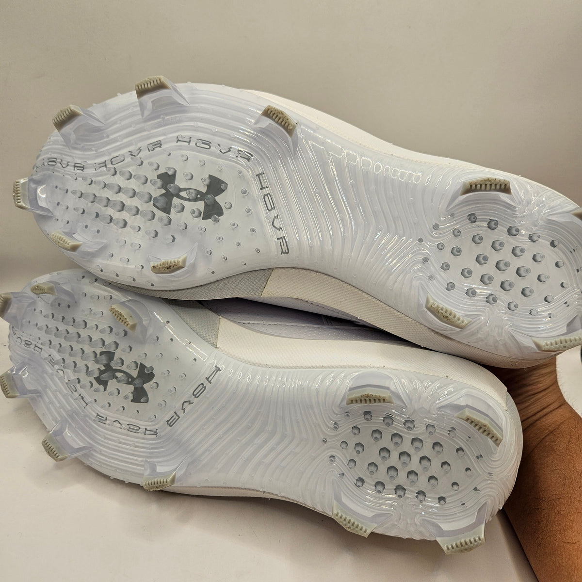 UNDER ARMOUR MEN'S 11.5 HARPER 9 PRO TPU CLEATS WHITE GRAY GOLD 3027444-100 NWOB
