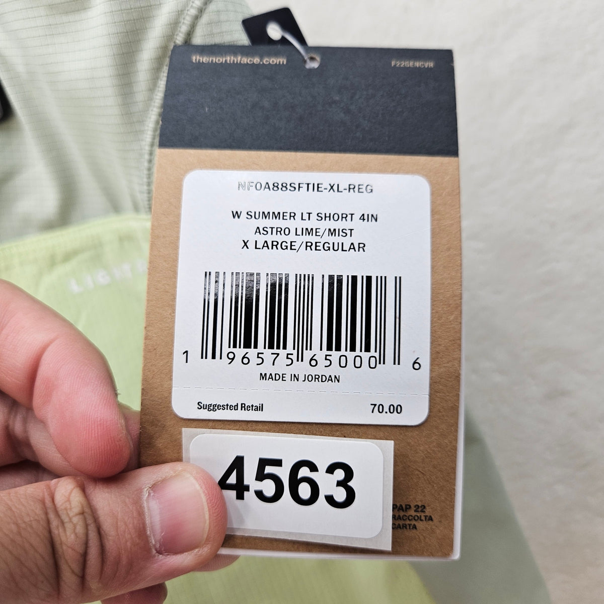 THE NORTH FACE WOMEN'S XL SUMMIT LIGHT SHORT 4IN ASTRO LIME MIST MADE IN JORDAN