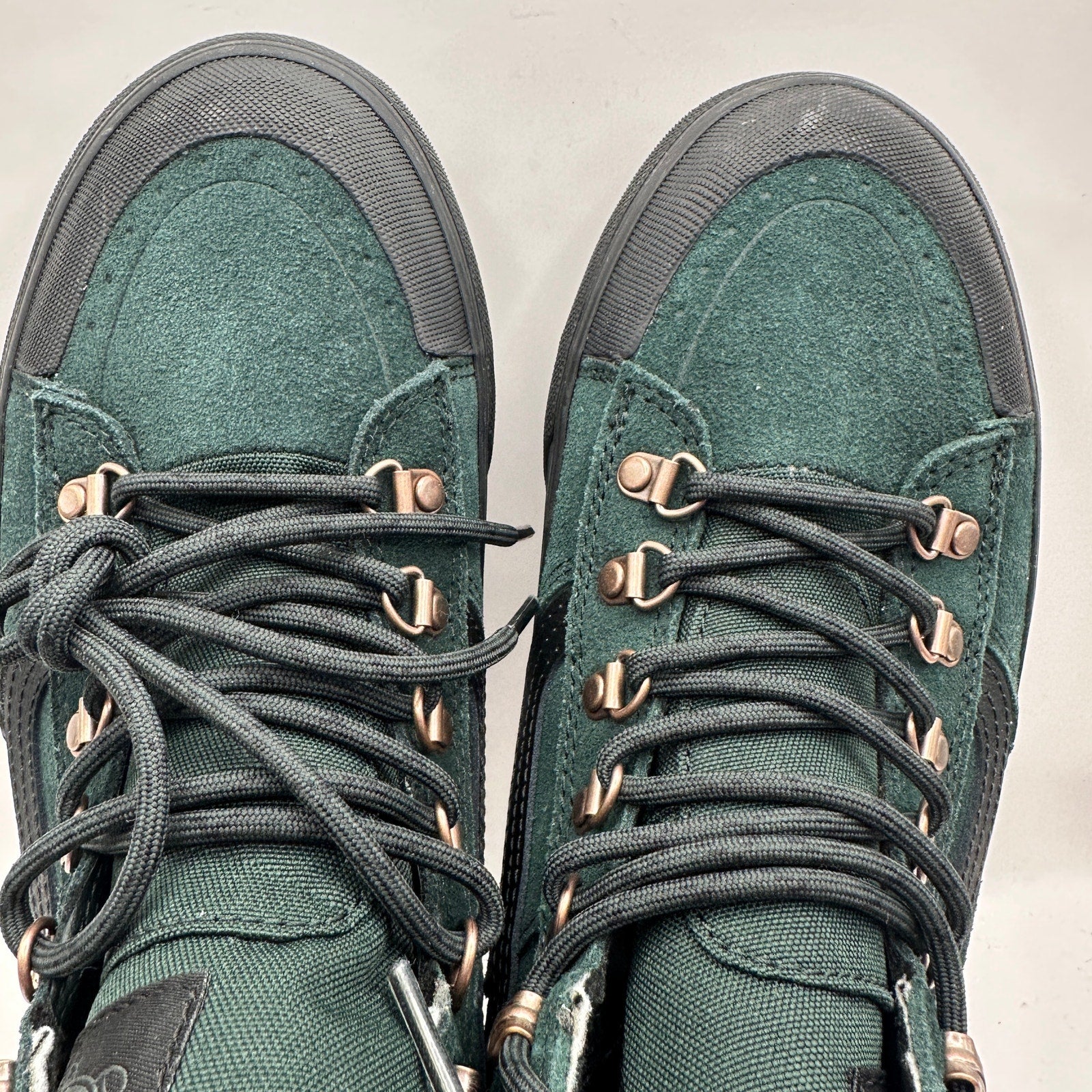 VANS Men's 8.5 MTE Sk8 Hi Pine Green Suede Black Outsole