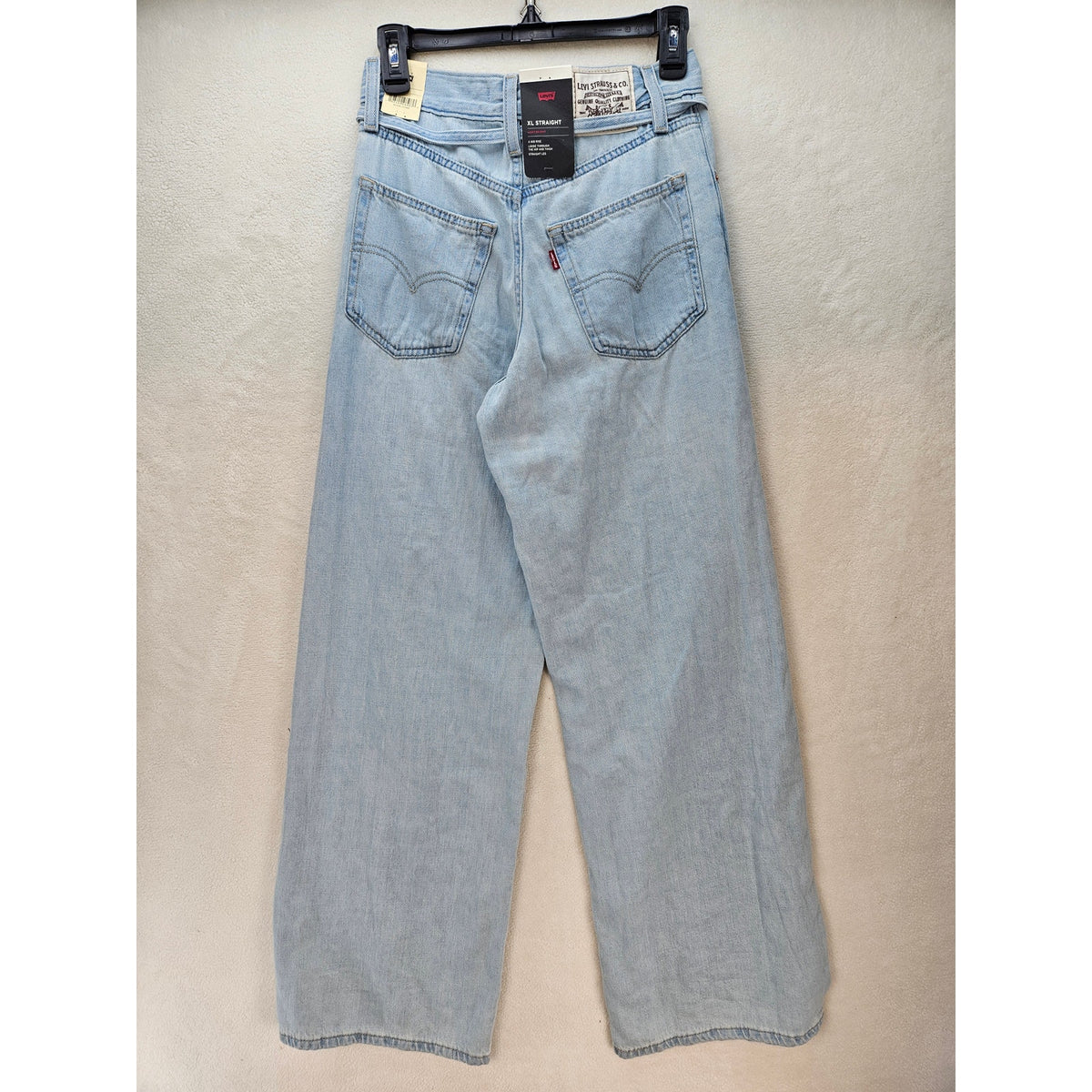 LEVI'S WOMEN'S 24X31 PREMIUM LINEN XL STRAIGHT LIGHT WASH JEANS A87010008