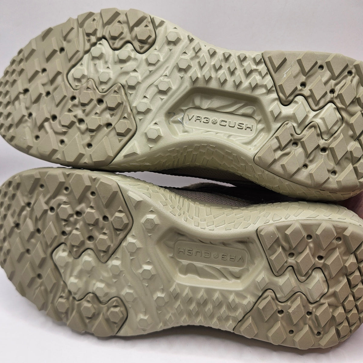 VANS WOMEN'S 8.5 ULTRARANGE NEO VR3 WAVE OLIVE NWOB GYM SHOES