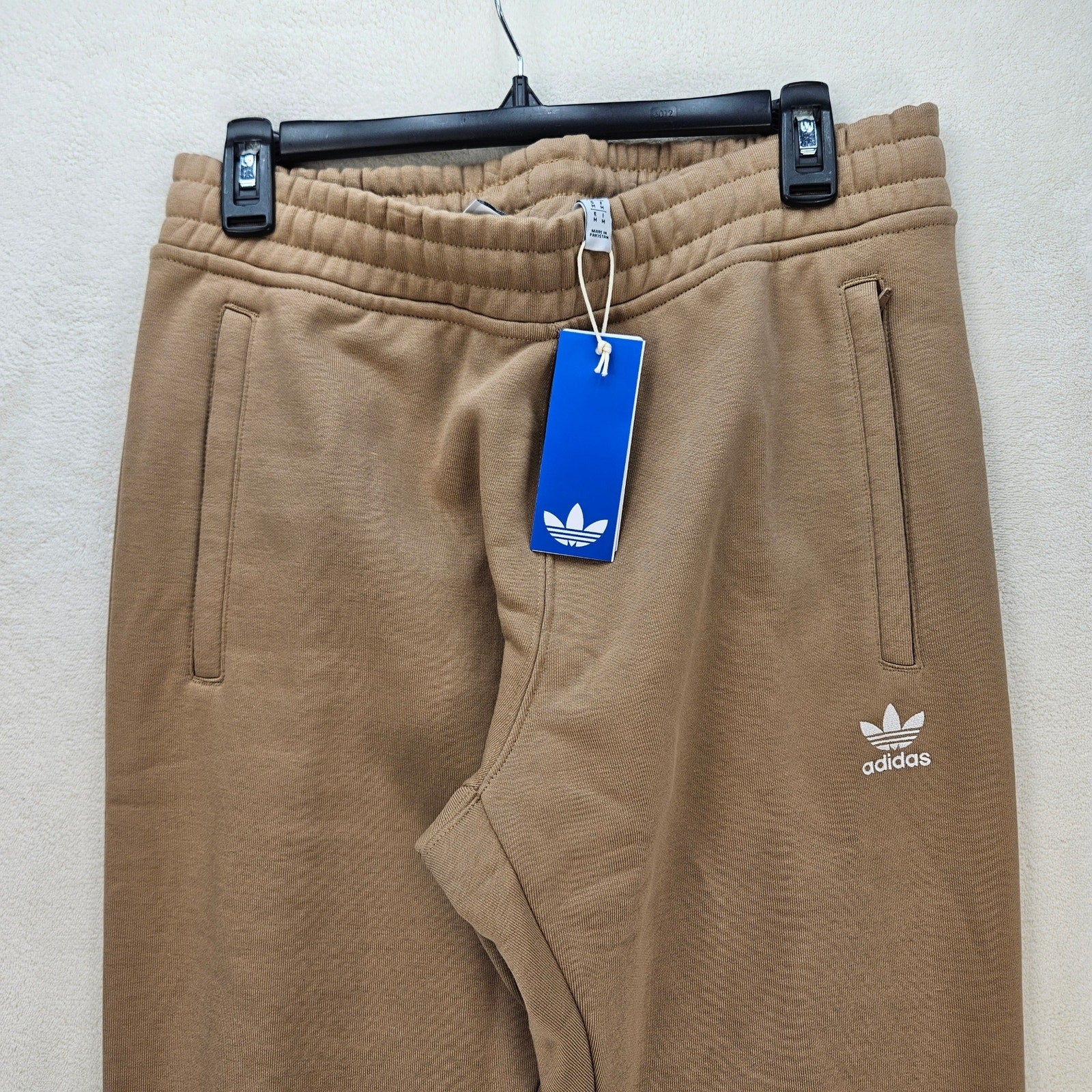 ADIDAS ORIGINALS MEN'S MEDIUM KHAKI SWEATPANTS JW3614 NWT