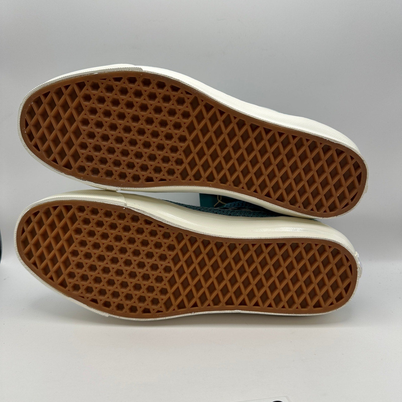 VANS Men's 9.5 OTW HALF CAB Reissue 33 engineered knit pack Sneakers