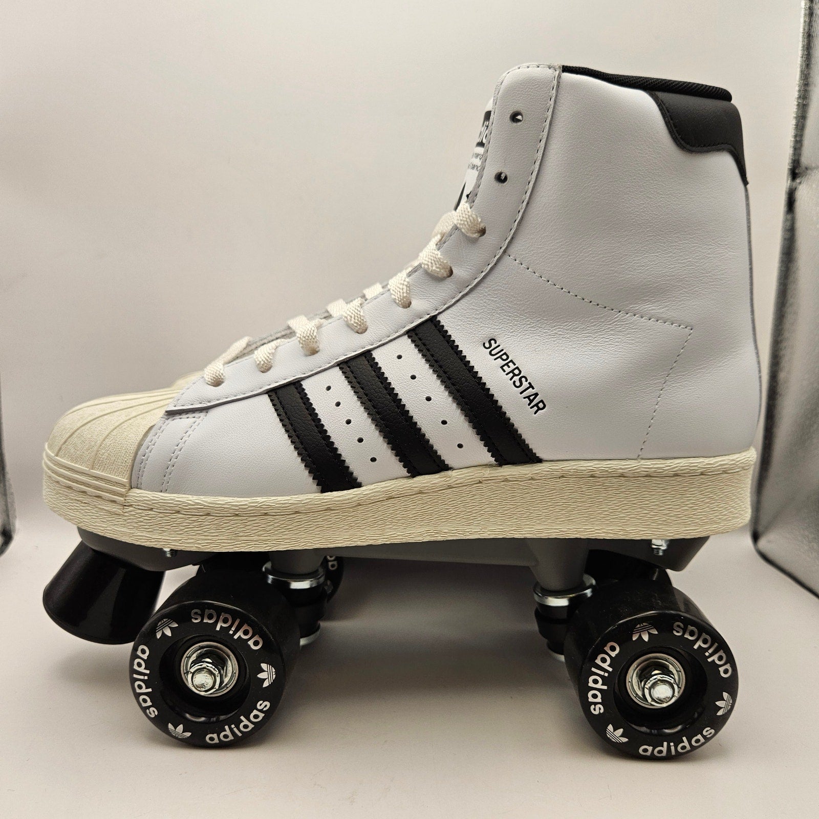 ADIDAS WOMEN'S 9.5 SUPERSTAR HI WHITE BLACK ROLLER SKATES NWOB JS4038